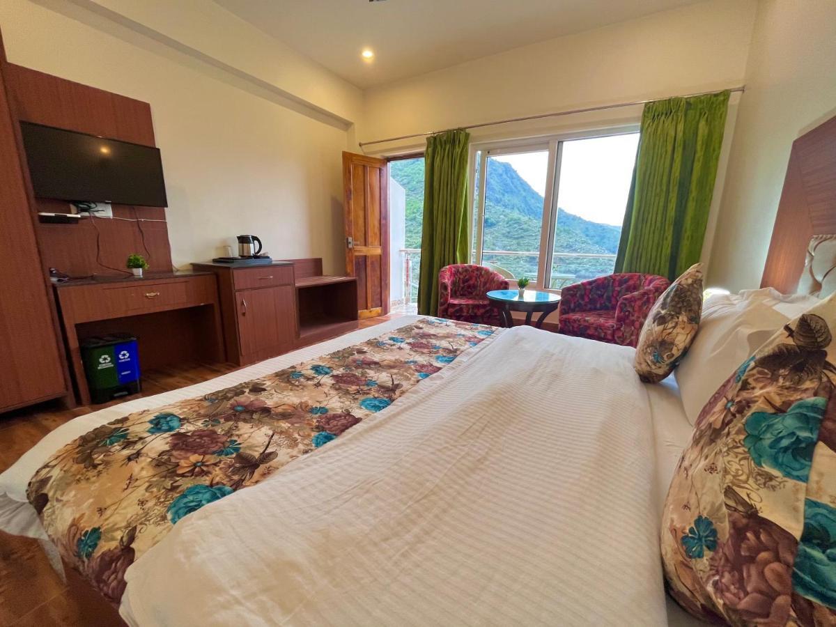 Hotel Kempty - A Boutique Hotel, ムスーリー エクステリア 写真