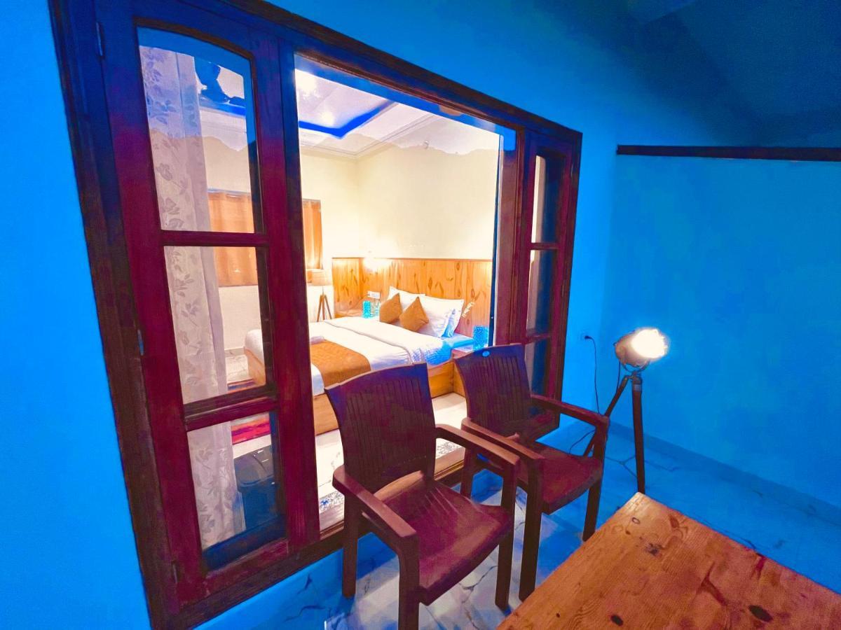 Hotel Kempty - A Boutique Hotel, ムスーリー エクステリア 写真